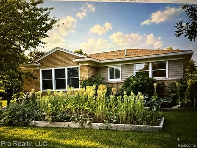 Property at 17028 W Thirteen Mile Rd, Beverly Hills, MI