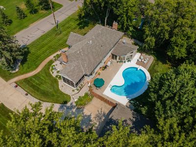 5565 Howards Point Rd