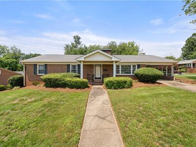 2801 Deerwood Dr