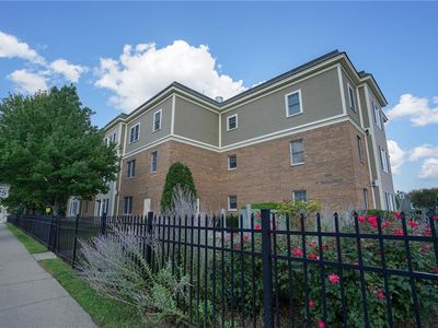 600 N Broadway #2C