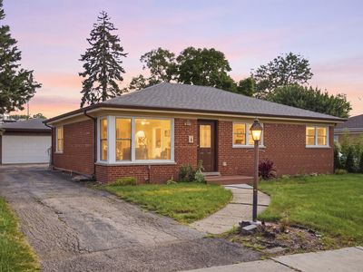 33 Cranbrook Dr