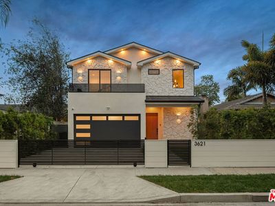 3621 Greenwood Ave
