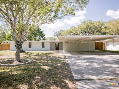 2807 Bluebonnet St
