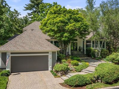 18 Southpoint Ln