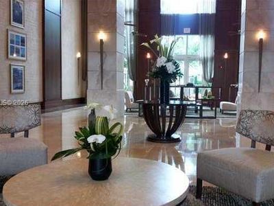 19501 W Country Club Dr APT 506