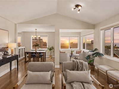 633 Main Street #202