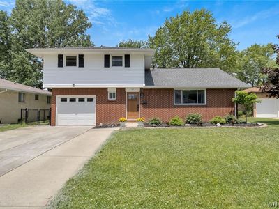 10 Laurelton Dr