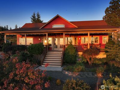 1879 Cedarcrest Avenue