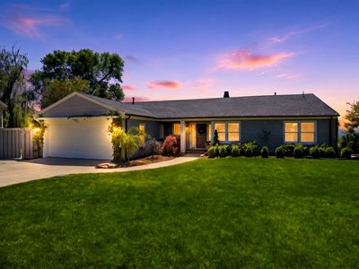 2522 E Skyline Dr
