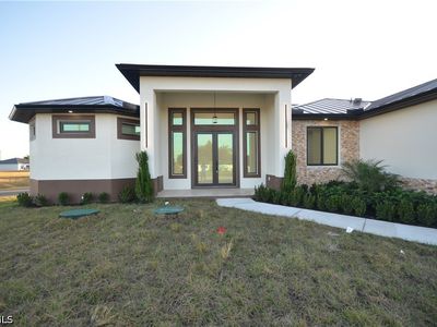 2416 Diplomat Pkwy W