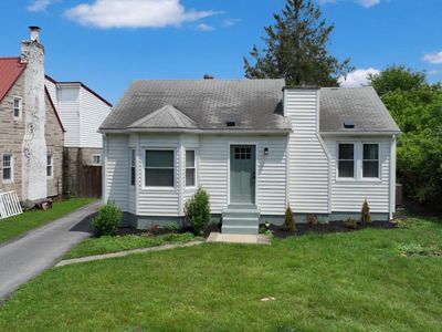 1028 James St
