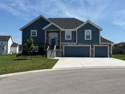 16338 Lois Ln