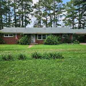 1202 N Main St