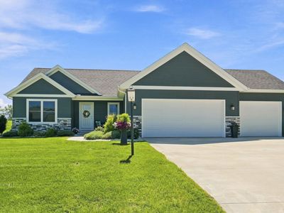 2633 E Lilly Ct