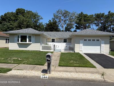 144 Freeport Boulevard