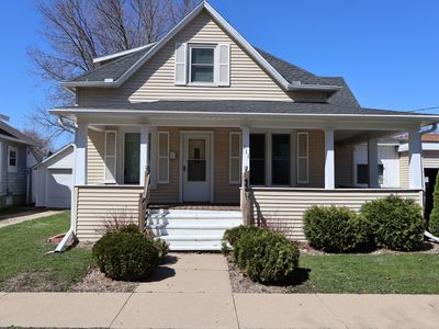 111 1st St NW