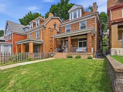 323 Alice St