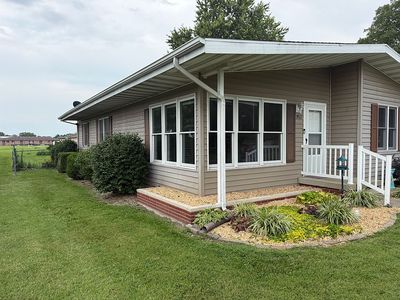903 Holiday Dr