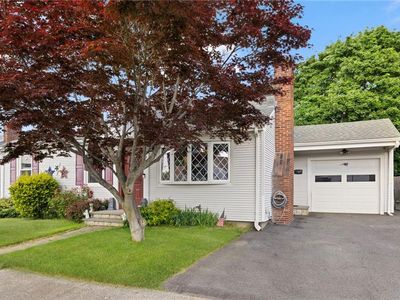 22 Mayfield St