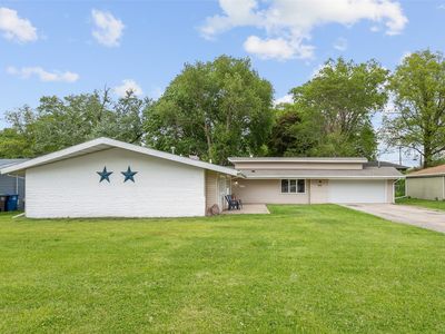Property at 1403 Lewis Ave, Des Moines, IA