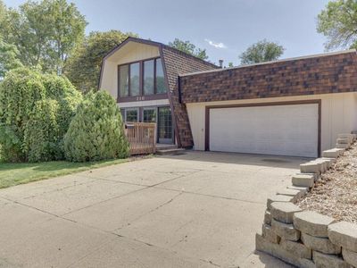210 W P St