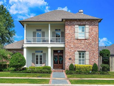 211 Hollybrook Dr