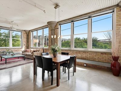 225 9th St E Unit 201