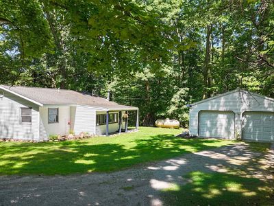 429 S Geneva Rd