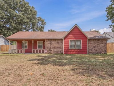 910 Mayfair Ln