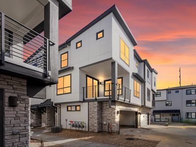 2020 S Holly St Unit 4