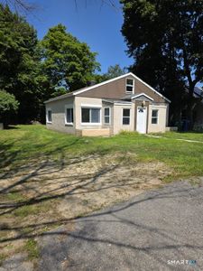 12 Woodlawn Avenue