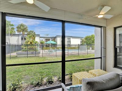 245 SE 10th St APT 4B