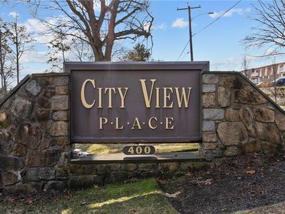 400 Meshanticut Valley Pkwy APT 5