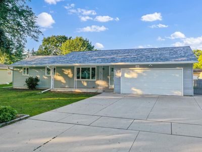 1194 April Ln