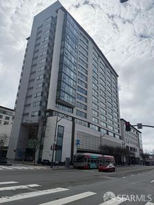 260 King St Unit 1317