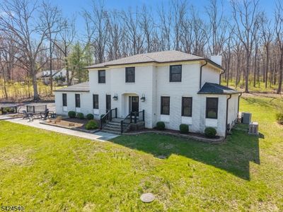 64 Lindbergh Rd