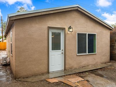 917 Edith Blvd SE