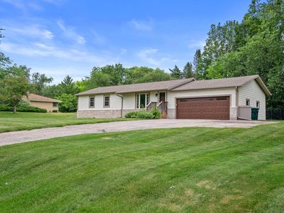 W284N6506 Hawthorne ROAD