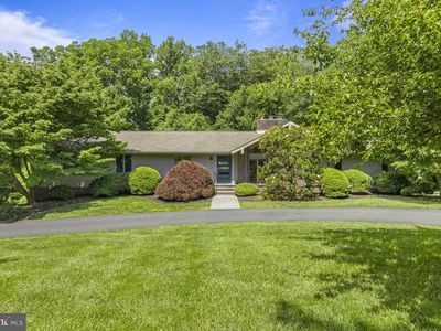 8 W Mozart Dr