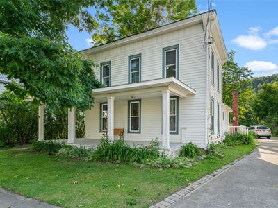 33 Bridge St
