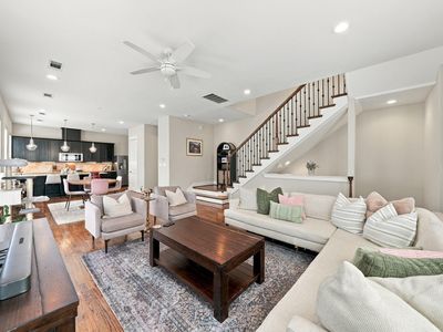 1134 W 17th St Unit F