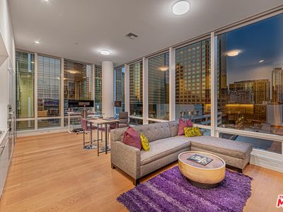 877 Francisco St APT 806