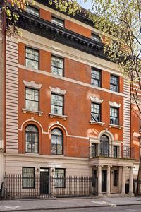 272 W 91st St