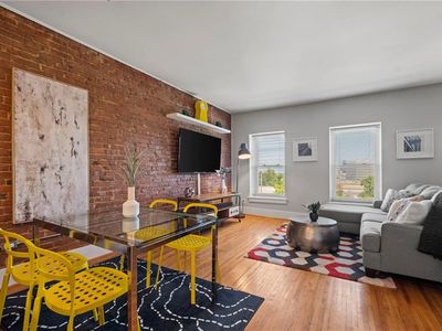 29 E 29th St #203