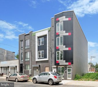 2405 Ridge Ave