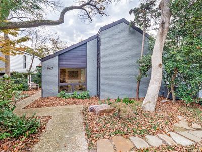 947 Easton Pl