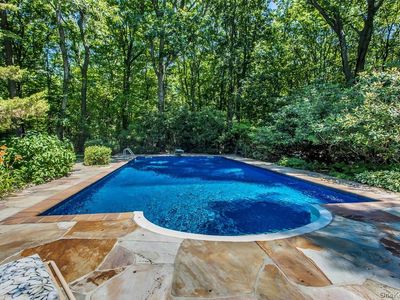 6 Cliffside Drive