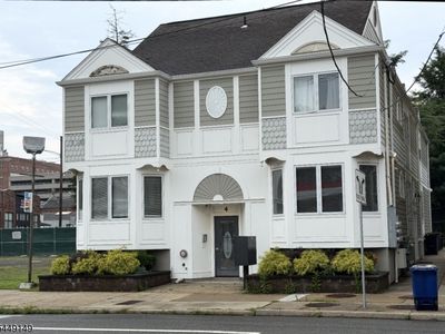 4 Macculloch Ave