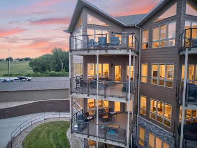 570 Linden Dr #316