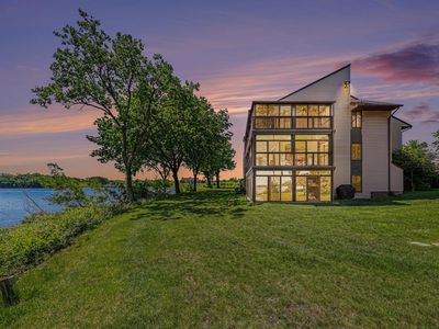 550 Cliffs Dr APT 301C